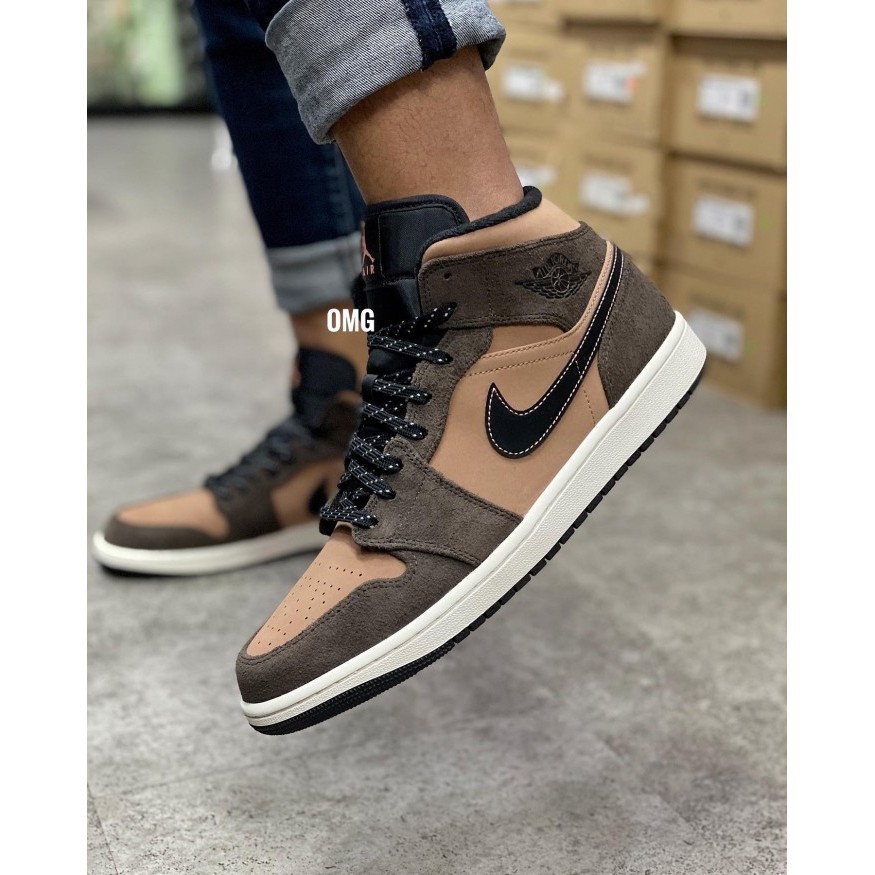 promo ✨ -Air Jordan 1 Mid SE Dark Chocolate - 44