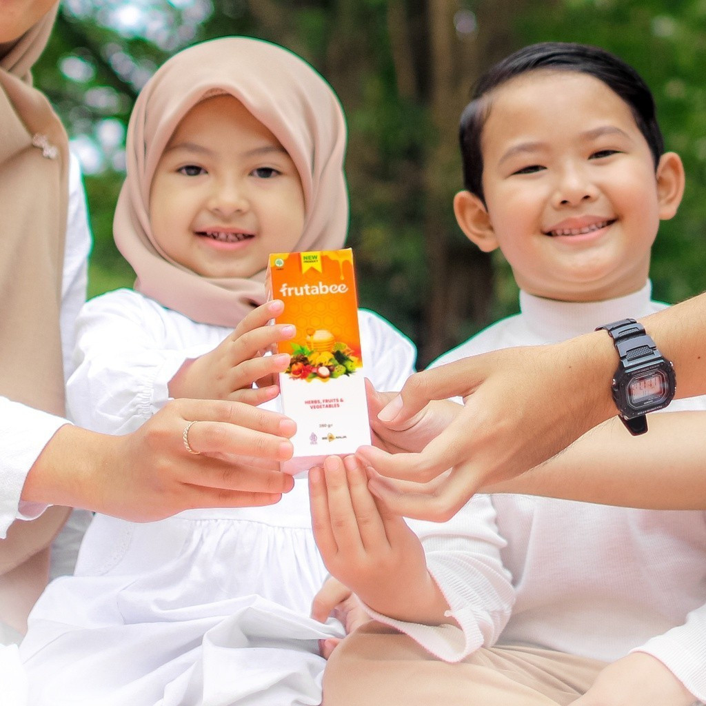 

FRUTABEE - Menjaga Daya Tahan Meningkatkan Metabolisme Perbaiki Sel Rusak Madu Herbal Suplemen Multivitamin Kesehatan Tubuh mempercepat Penyembuhan Penyakit Melawan Virus Memperkuat Imune Anak Ataupun Dewasa Vitamin Keluarga Asli Original By bismillah1516