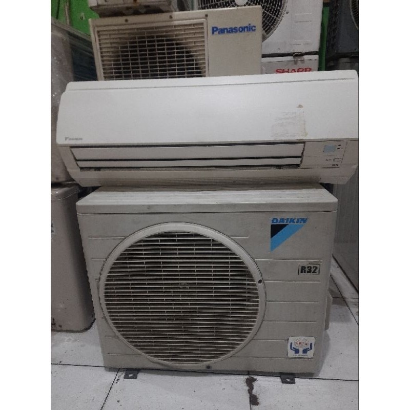 AC Second Daikin 1/2pk sampai 1pk. + pasang