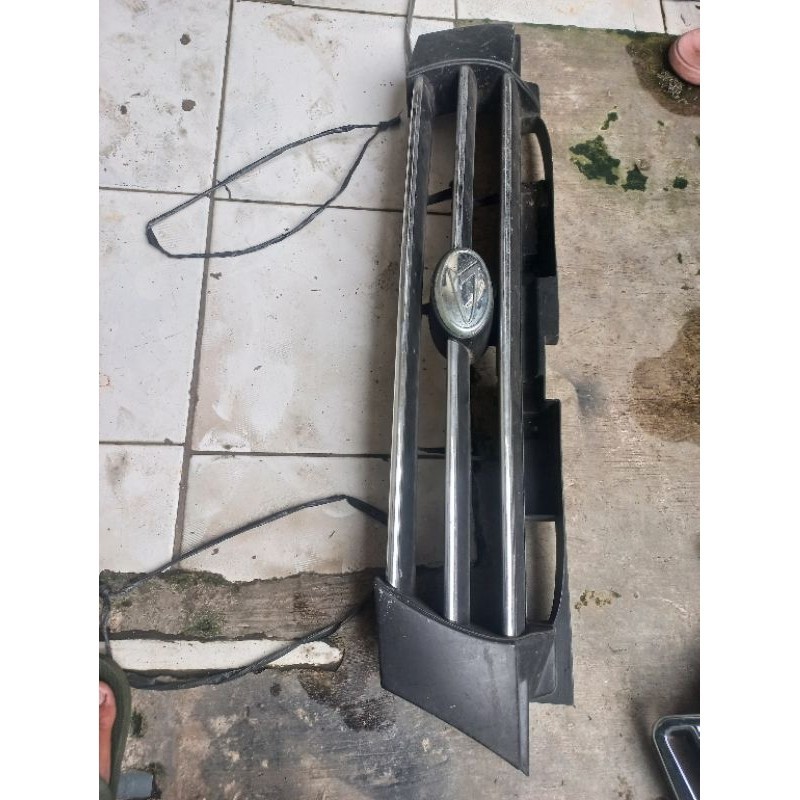 Grill Daihatsu Taruna original