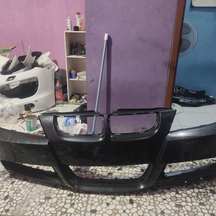 Bemper bumper depan bmw 320i e90 2011