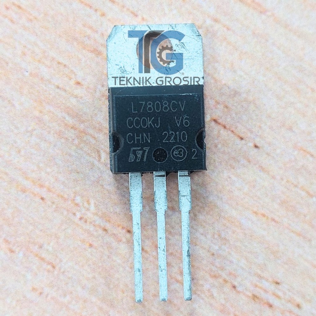 IC 7808 L7808 LM7808 Voltage Regulator 8V 1.5A TO-220
