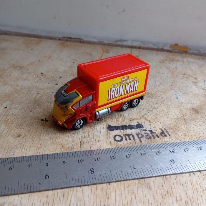 BB99 diecast tomica truck iron man bekas