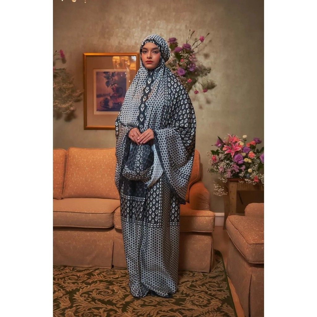 DELMARE PRAYER SET - VIVI ZUBEDI