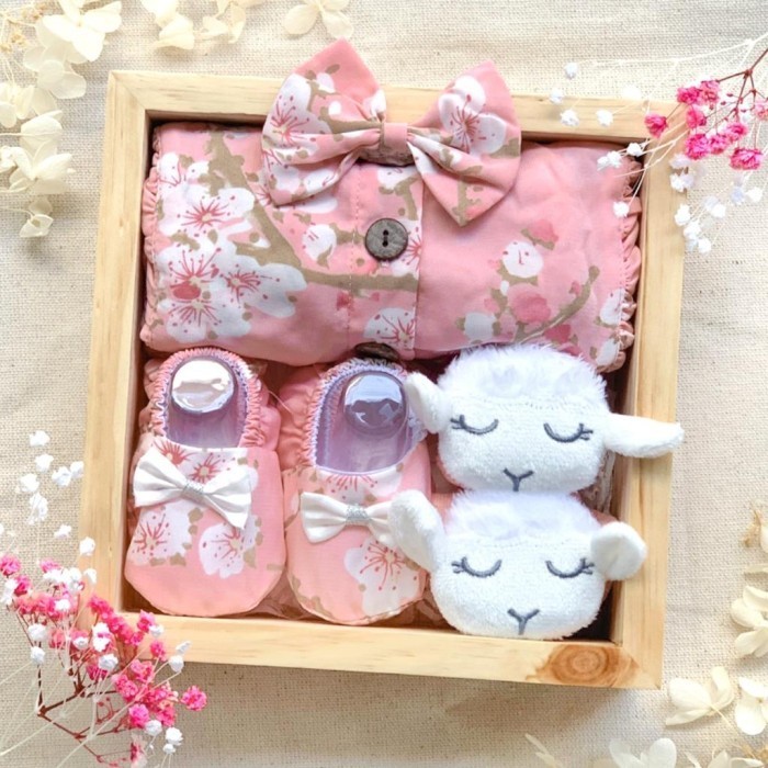 

(NEW) -Lille Gifts - Hampers Baby - Lovely Set - Parcel Bayi Kado Lahiran - Pink