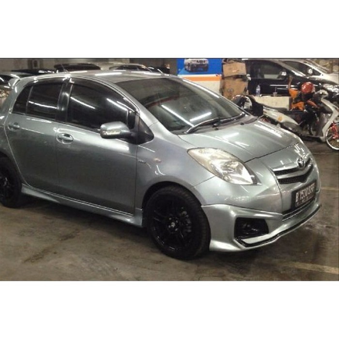 bemper BODYKIT yaris 2006-11