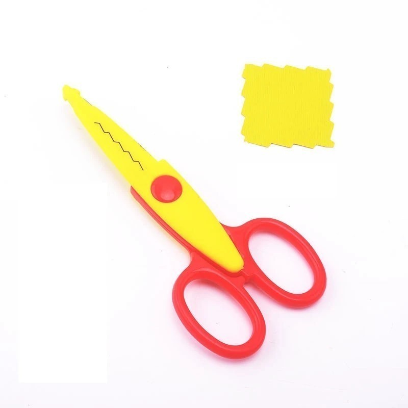 

Kiara Gunting Zigzag Bergerigi / Gunting Kertas Kerajinan / Gunting Kertas Zig Zag