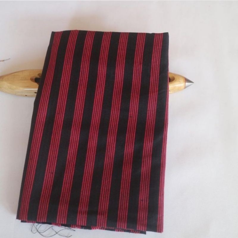 LURIK Kain Lurik Merah Maroon