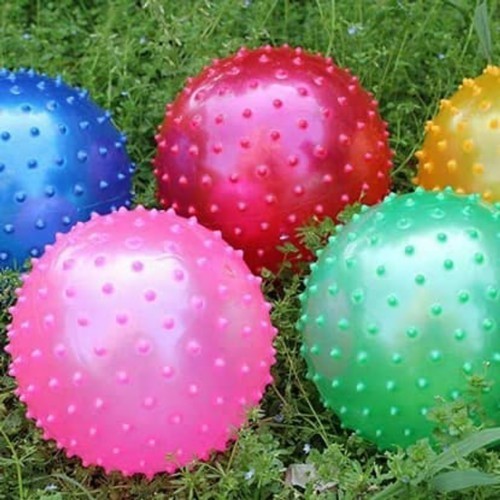 Bola Duri Karet / Mainan Bola Sepak Anak / Mainan Bola Karet Anak