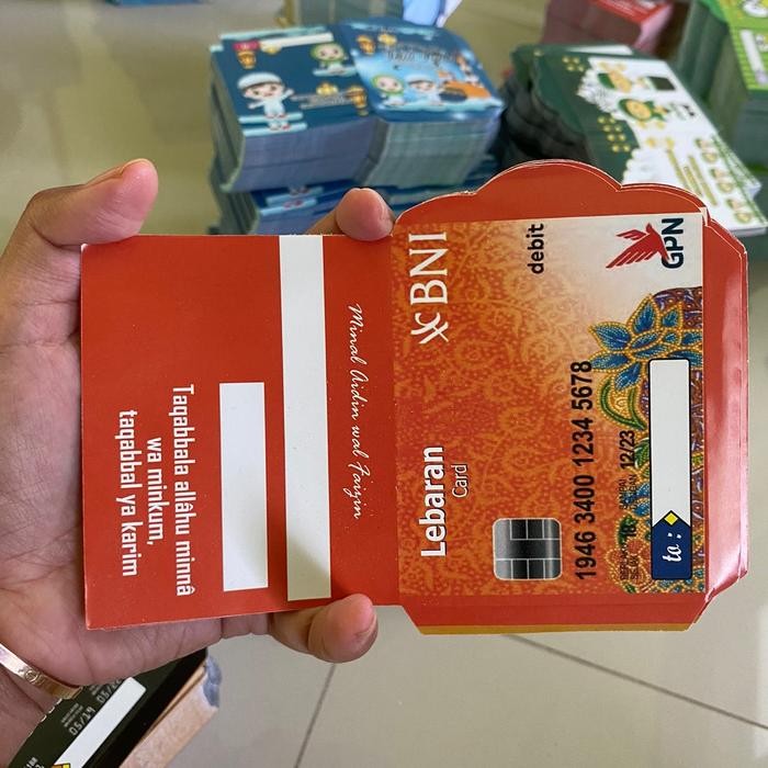 

MUMPUNG PROMO Amplop lebaran murah motif atm belum dilem -+1000 lembar ukuran medium bahan Paper art glossy 85 gram bonus Plastik - -, - TERLARIS