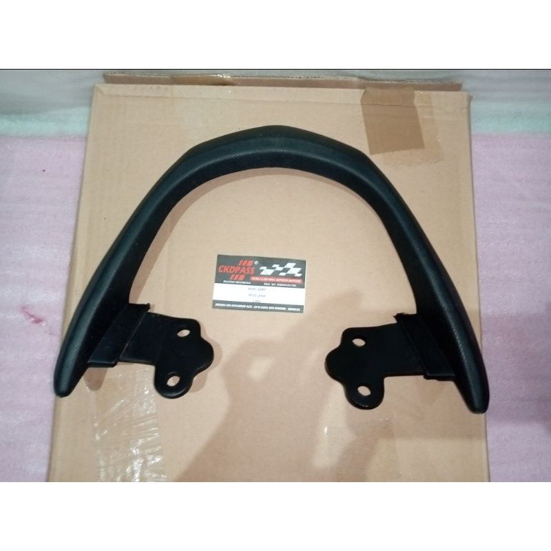 Besi behel Begel planger pegangan jok belakang Revo lama Revo lancip bahan karet ckdpass