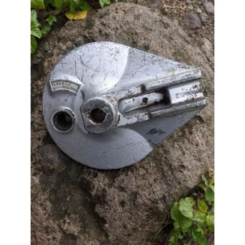 tutup kampas rem belakang kawasaki zx 130