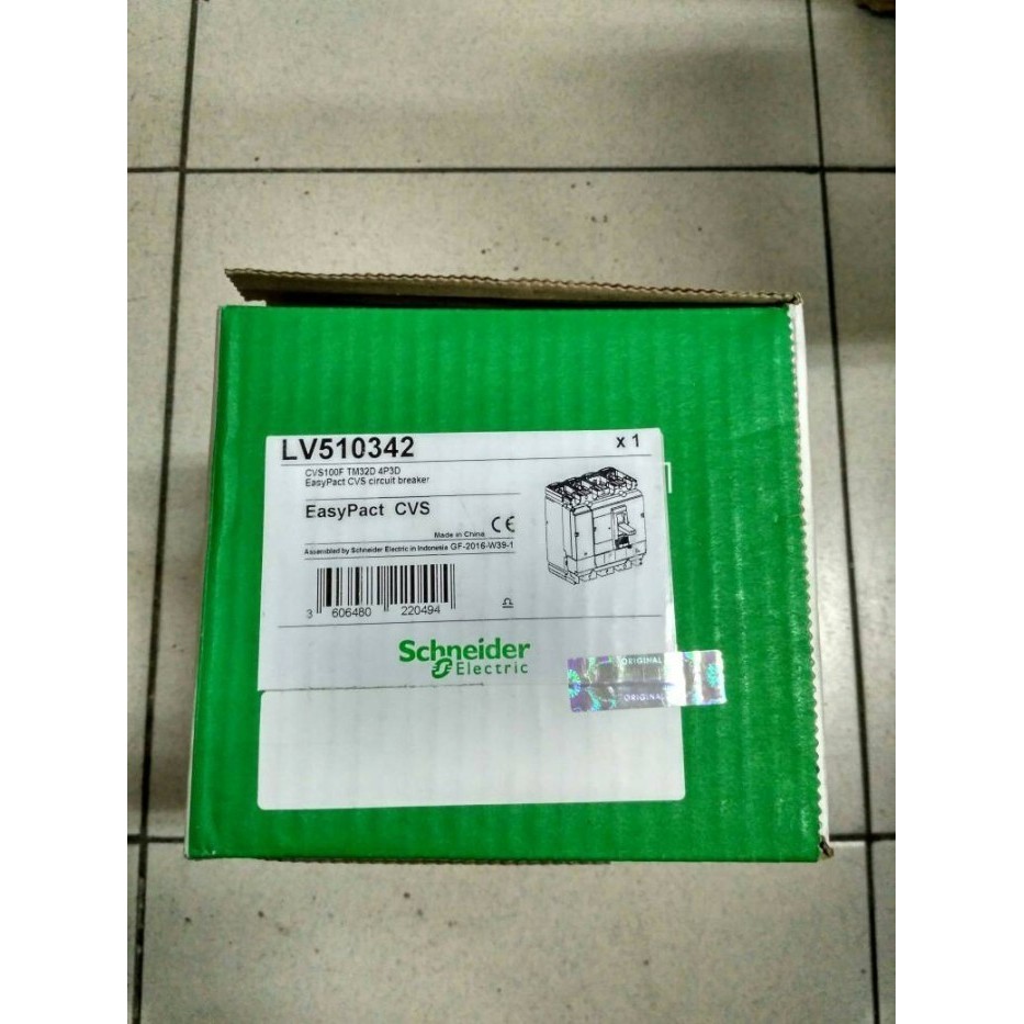 SCHNEIDER MCCB CVS100F 4P 32A LV510342