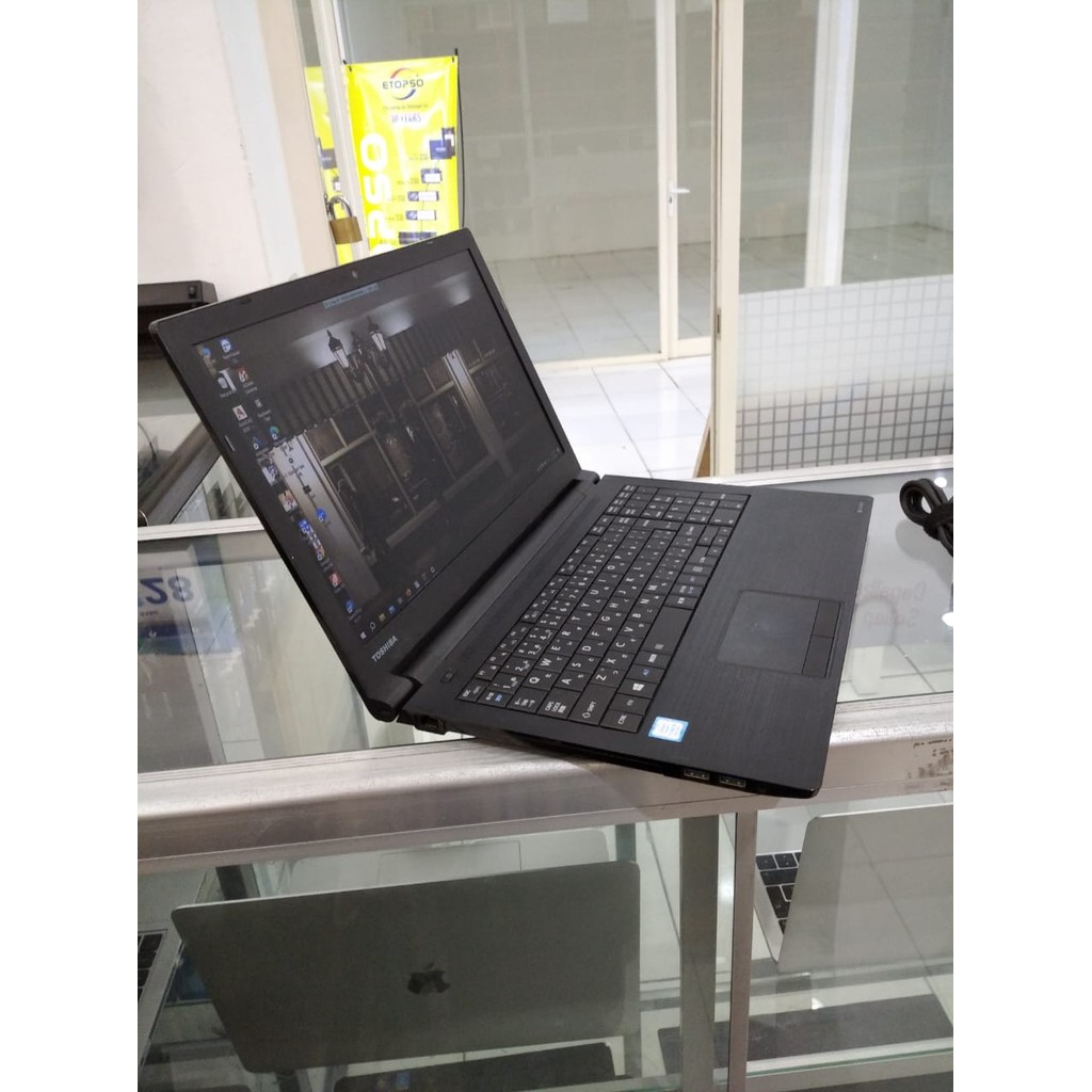 laptop MURAH TOSHIBA B55 Ram 8Gb  core i5 Gen7 ssd 256Gb
