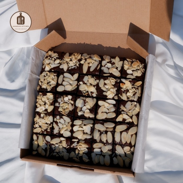 

Brownies Topping Almond Hanarumi Kitchen