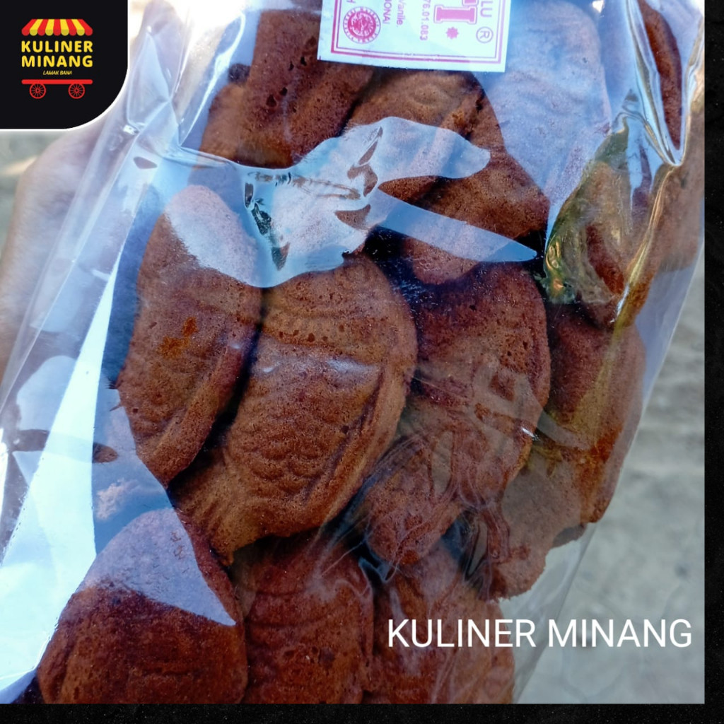 

Kuliner Minang Kue Bolu Ikan Gula Aren urang awak Minang Gurih Renyah Oleh Oleh Cemilan Makanan Khas Padang Jajanan Snack