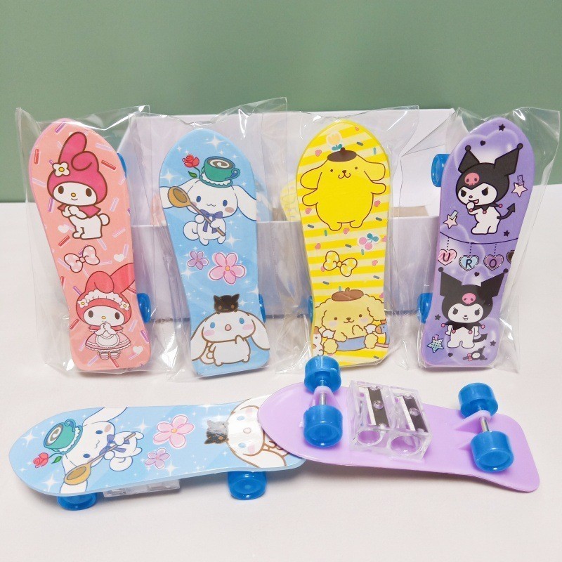 

(NOVA) RAUTAN PENSIL 2 LUBANG ANAK SEKOLAH BENTUK SKATEBOARD RAUTAN SANRIO CINNAMOROLL KUROMI MELODY PURIN