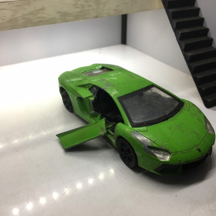 Top mark diecast 1:36 lamborghini aventador  (pintu patah) -Sk89