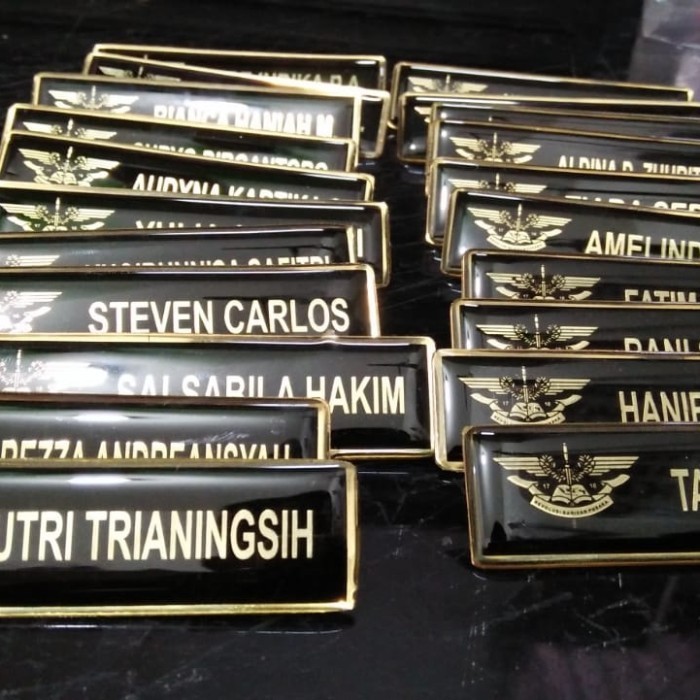 

[KUALITAS TERBAIK] name tag|nama dada bahan kuningan |peniti-magnet-paku|harga sama - PENITI