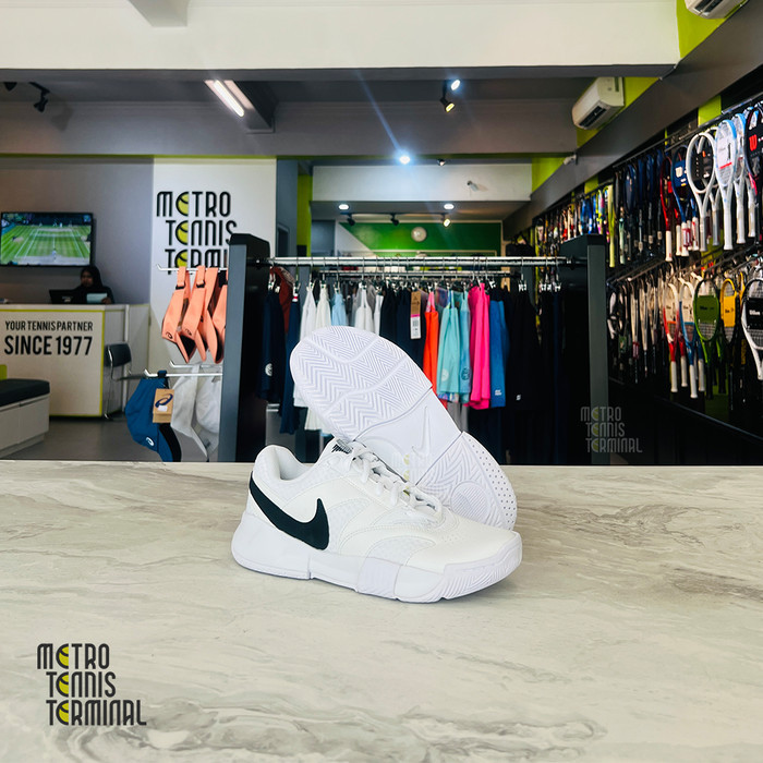 Nike Court Lite 4 Women White / Black Tennis Shoes ( Sepatu Tenis Nike ) - 36