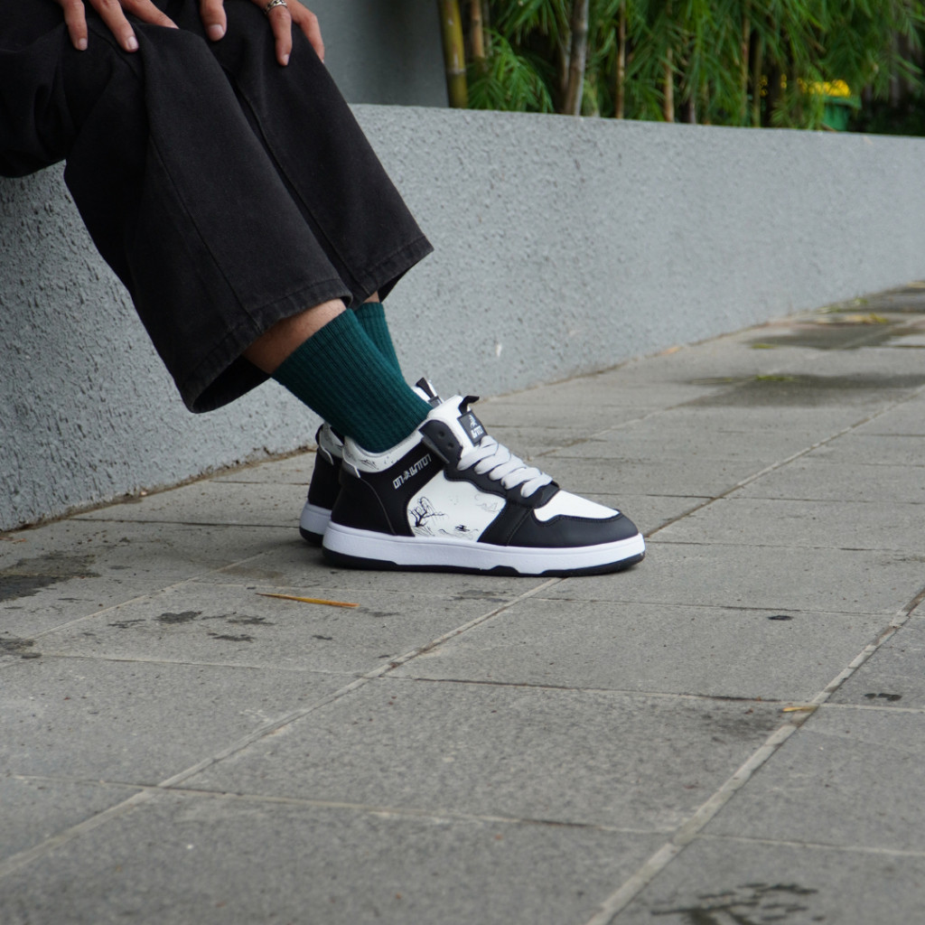 [𝗚𝗹𝗮𝗺𝗼𝗿𝗮] Jungkook FREE BOX Sepatu Pria Sneakers Sepatu Cowok Sneakers Casual Pria Premium Modis LV0