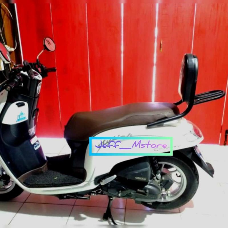 Aksesoris variasi Sandaran Jok Belakang Motor Scoopy Genio Beat Carbu Release 