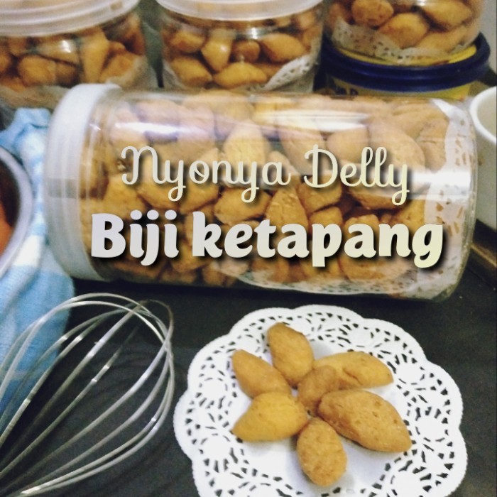

MUMPUNG PROMO biji ketapang kue 1 Toples 750 gram TERLARIS