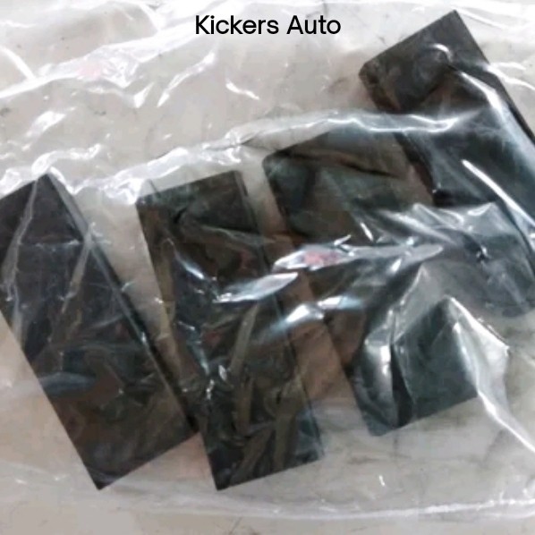 New Carbon brush Vacum Dinamo Alternator Daihatsu Taft F50