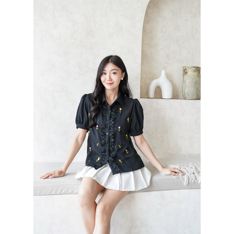 [COTTONBELLS] BAJU PREMIUM BELVIERA FLOWER BORDIR BUTTON PLAID TIED TOP (SP - B 13656)