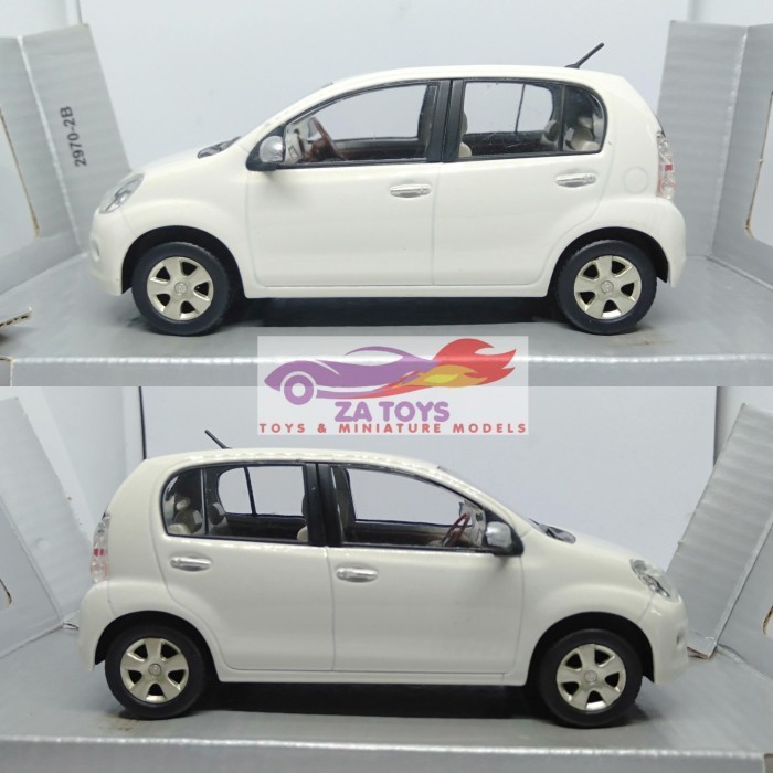 PTS99 Diecast Toyota Passo White Dealerbox Toyota Japan Skala 1:30