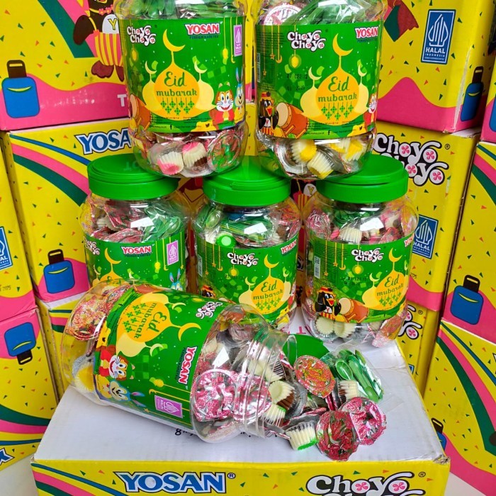 

YOSAN yosan coklat toples jajanan jaman dulu yang laris manis di kalangan anak anak . dengan rasa dan warna warni yang khas dari dulu hingga sekarang disukai anak-anak. berat ±300gr isi ±60pcs 1 Karton isi 6 toples