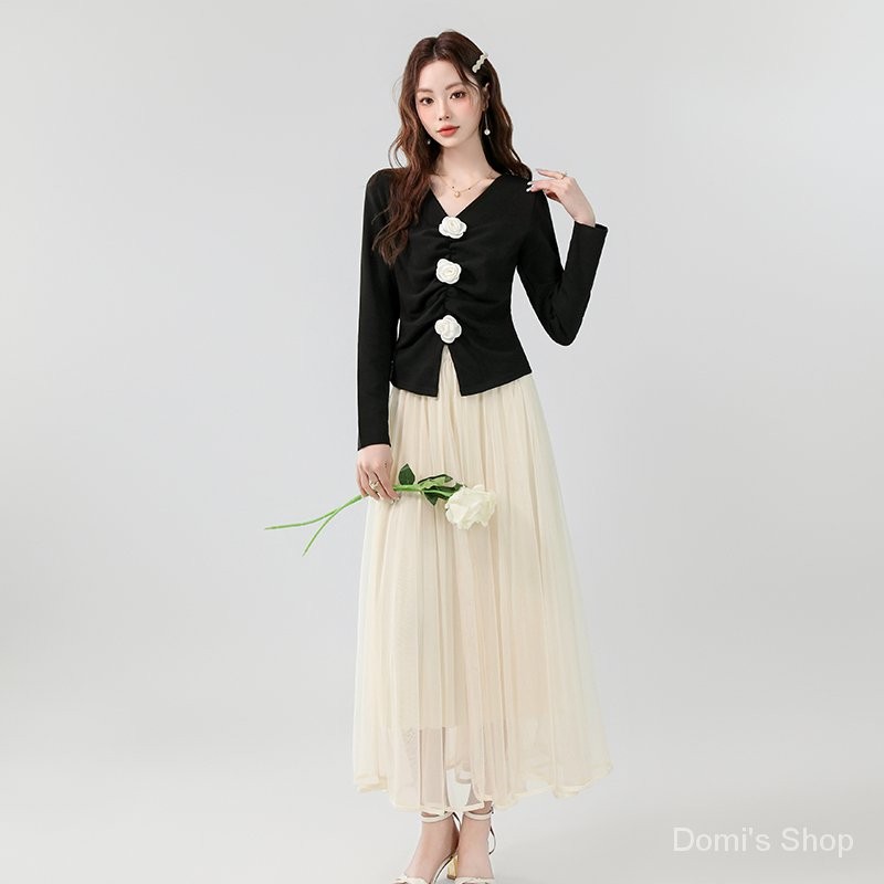 New Elegant Little Chanel Style V-neck Pleated Floral Long Sleeve Knitted Top + Mesh Skirt