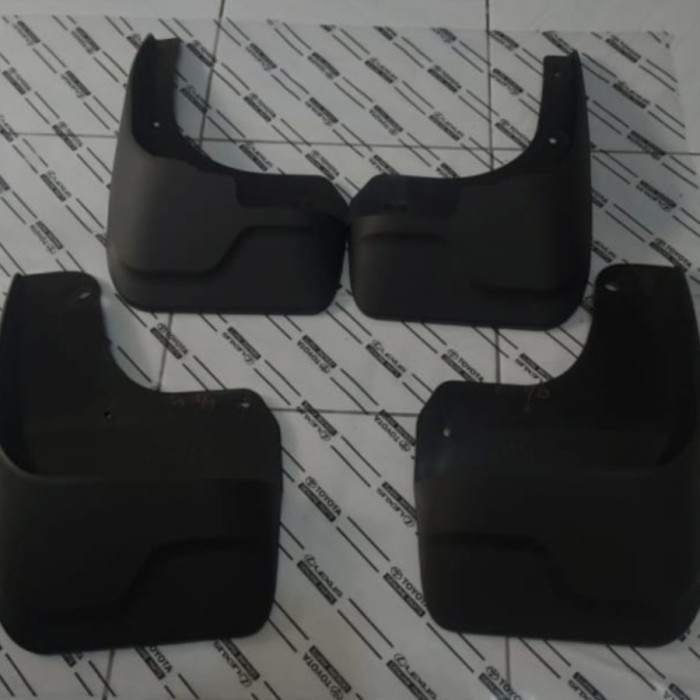 mud guard karet lumpur Innova reborn original