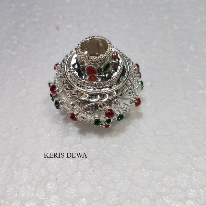 

Mendak selut lapis perak antik
