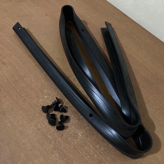 Karet Kap Mesin Depan Pengganti Starlet Kotak Kapsul GT Turbo Soluna