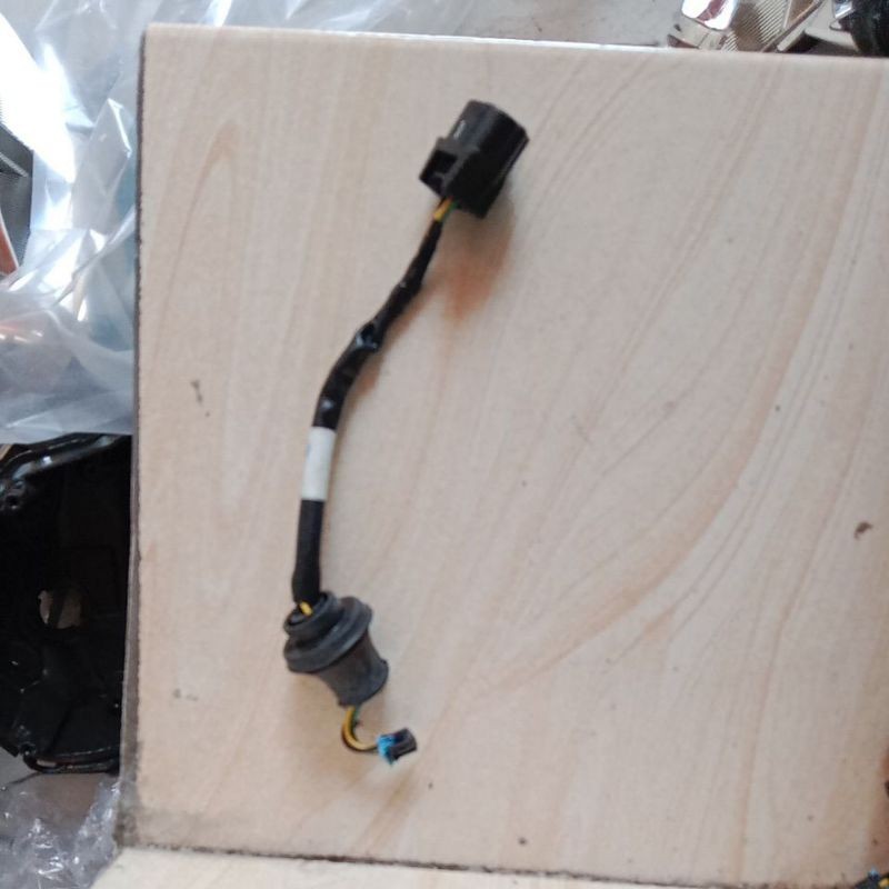 kabel soket lampu  belakang stop honda vario 160