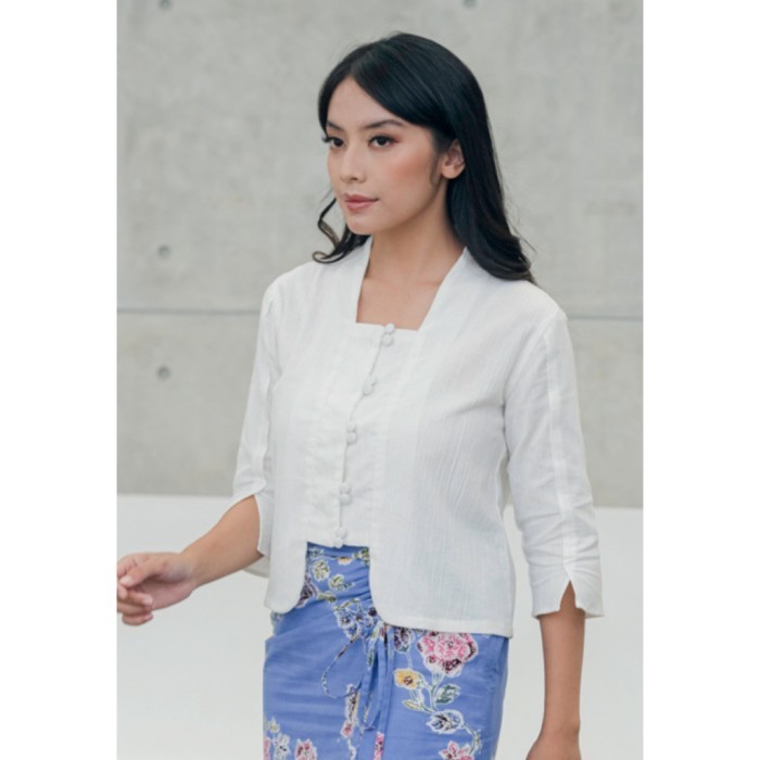 

Kichi Batik Blouse Manik Kebaya - M
