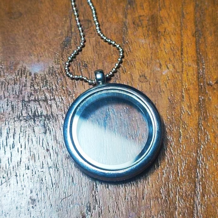 liontin tabung tempat foto bingkai tempat minyak abu atau barang ber n