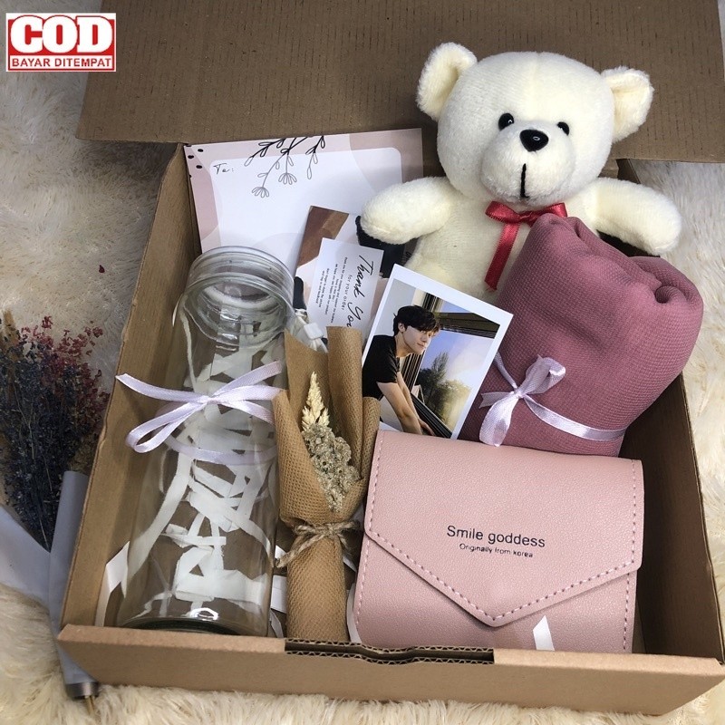 

Paket Love / Kado Ulang Tahun / Graduation / Wisuda / Anniversary / Hampers Murah / Kado Cewek / Cowok / Paket Hemat