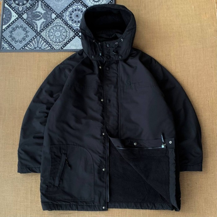 jaket Sergio Tacchini size L (seperti baru) 100% original 290325