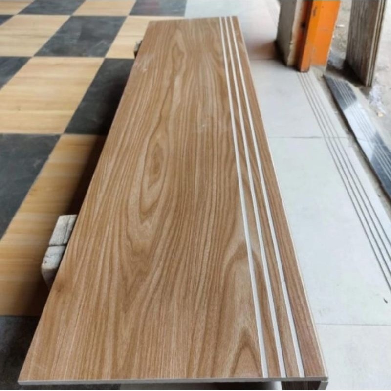 tangga granit 30x80 20x80 keramik list motif kayu pijakan stepnosing Keramik motif kayu 30x90 30x100