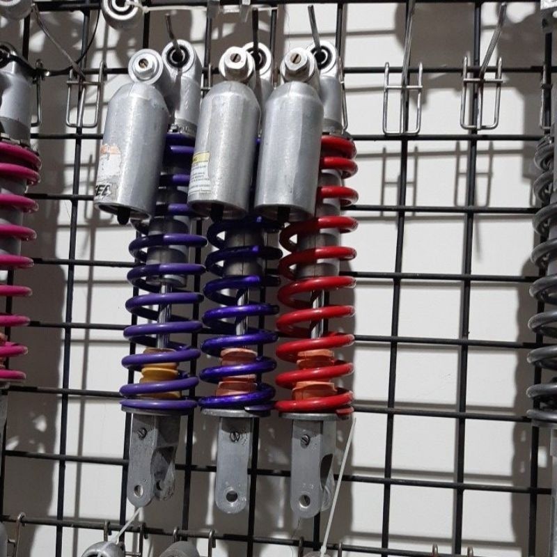 Monoshock shock belakang Suzuki RM 85 cc Showa