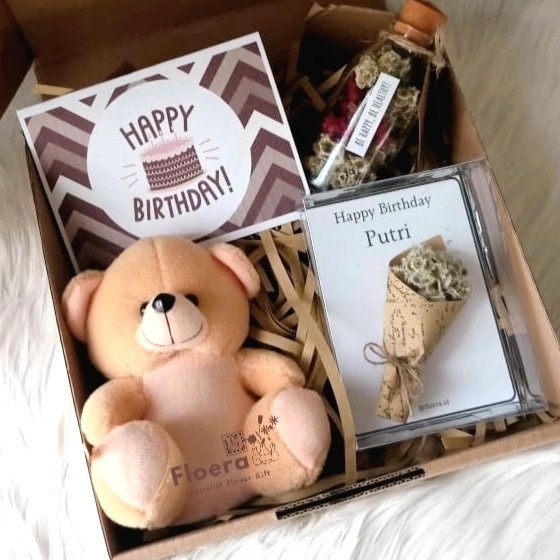 

(NEW) -Gift Box Hampers Hadiah kado Ulang Tahun & Wisuda - TEMA WISUDA