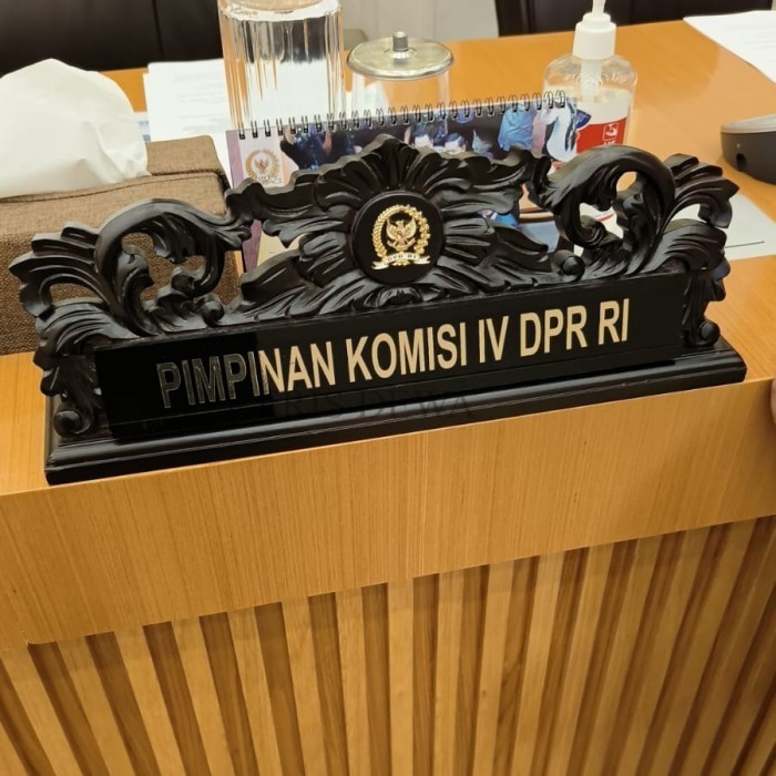 

Papan Nama Meja Ukir Kayu Jati Custom KD34534