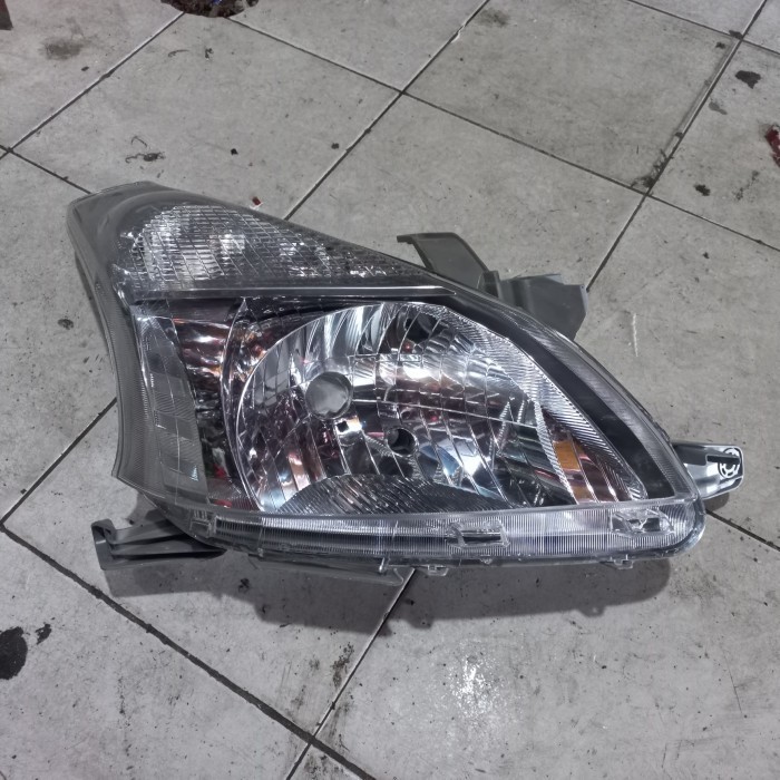 Lampu Depan Toyota Avanza 2012 original