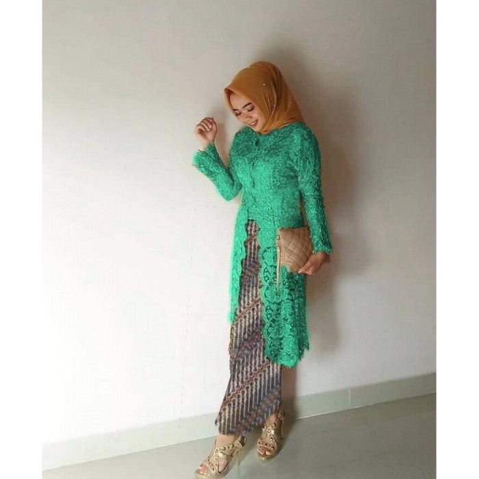 

Set Kebaya Kutu Baru Sanjani - Kebaya Gamis Muslim Fashion - MARON, SETELAN