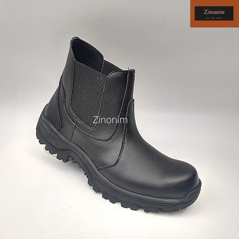 A7 Sepatu Septi Pria Slip On Ujung Besi Sepatu Safety Kerja Proyek Tanpa Tali