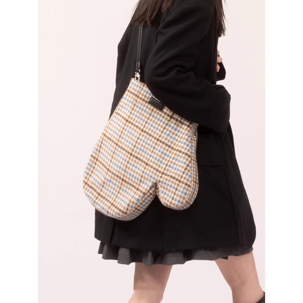 Aroana Bag Musim Gugur dan Musim Dingin Baru Sarung Tangan Wol Kotak-kotak Tas Selempang Desain Asli
