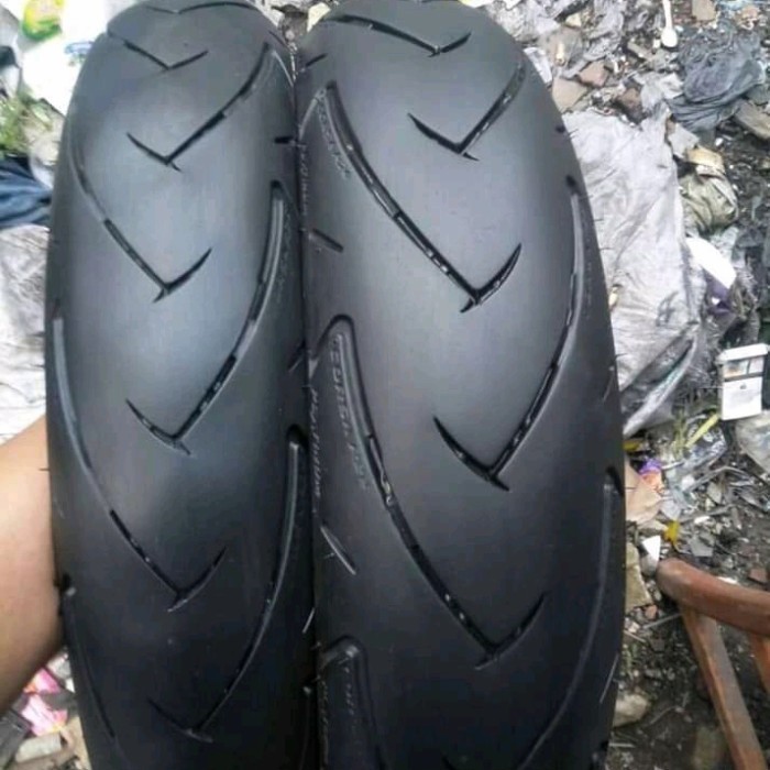 sepasang ban motor matic merk CORSA ring 14 tubeles