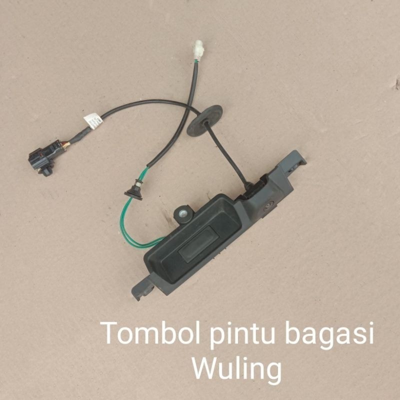 Tombol Handle Pintu Bagasi Wuling